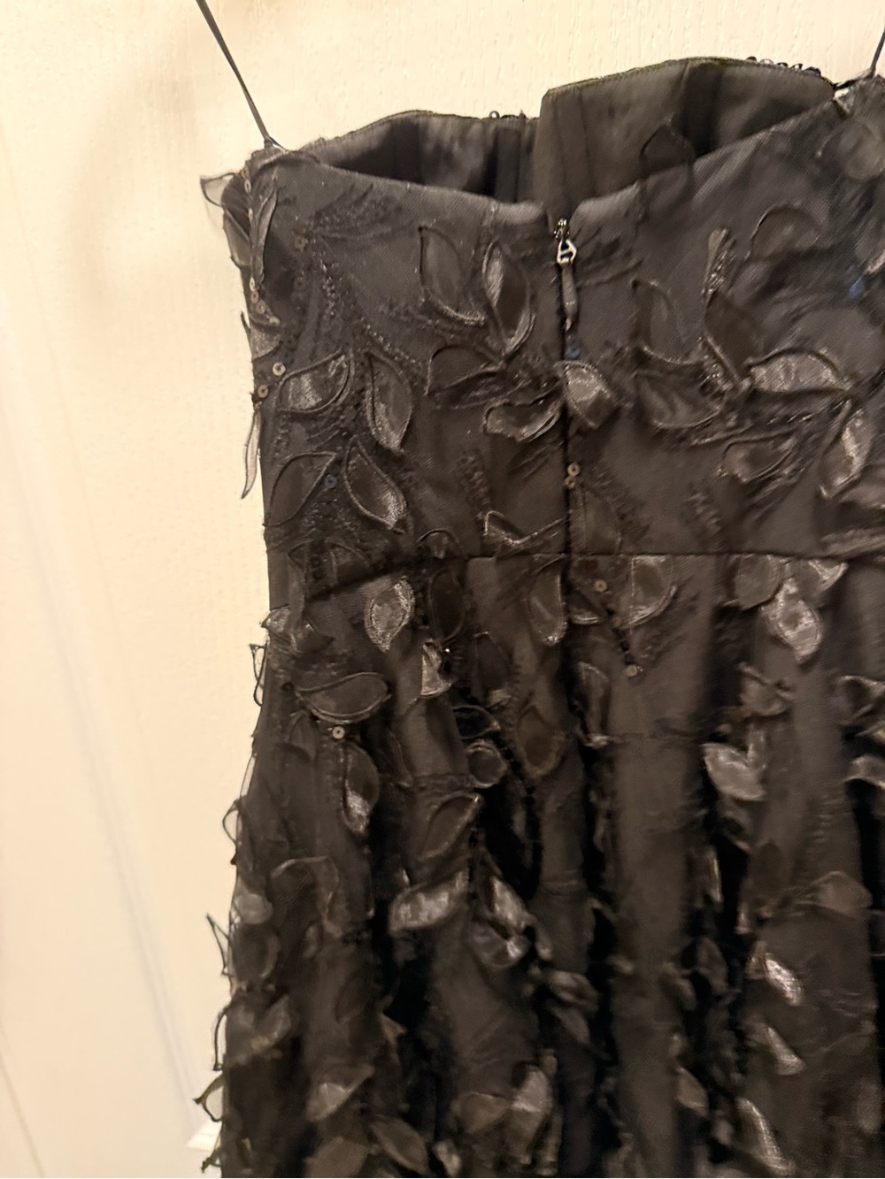 HELSI Celine Sequin 3D Floral Strapless Gown Black Evening Gown Size XS Preloved - Picture 6 of 7